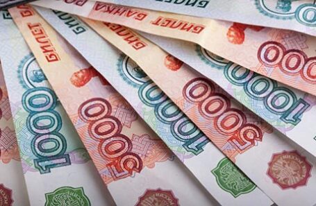 Аналитики прогнозируют укрепление рубля. Когда лучше покупать валюту?