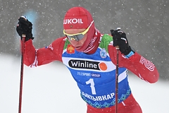 Большунов выиграл 70-километровый марафон на чемпионате России